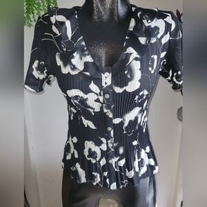 Nicola Petites Black and White Accordion Pleated Short Sleeve Top Size PS